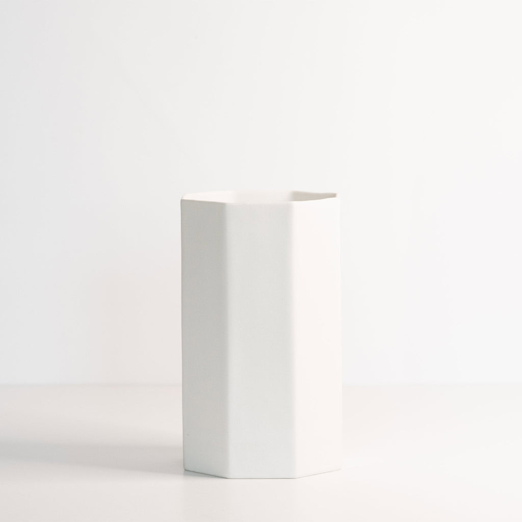 Architectural Vase Nº 01 — Porcelain Bouquet Vessel